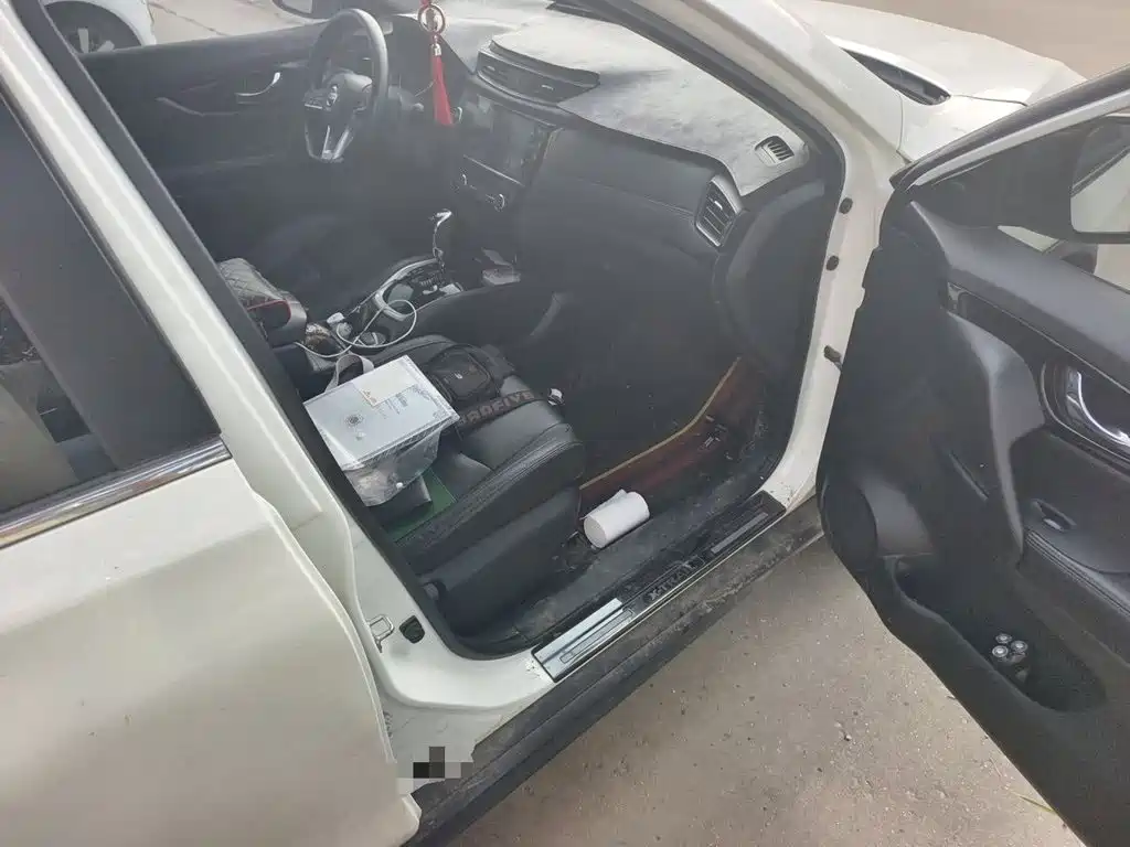 Nissan X-Trail — миниатюра 18