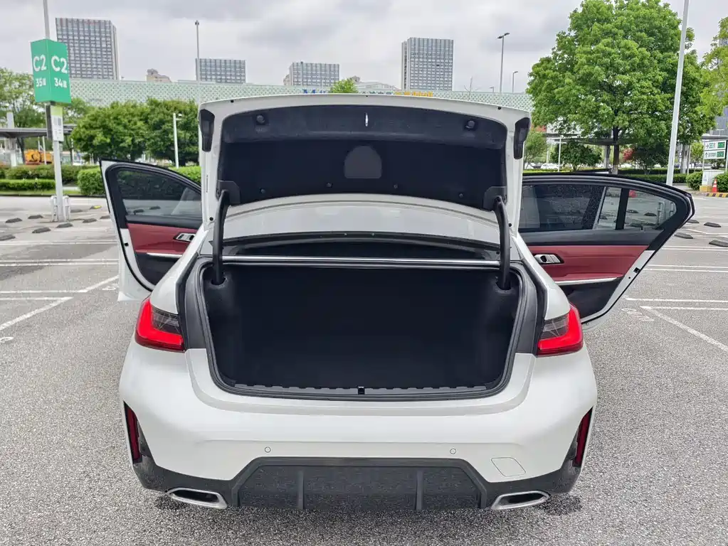 BMW 3 Series — миниатюра 8