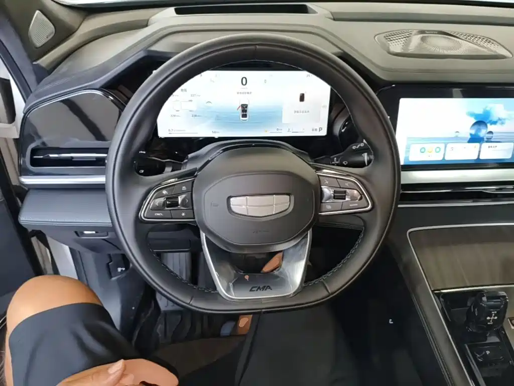 Geely Xingyue L — миниатюра 11