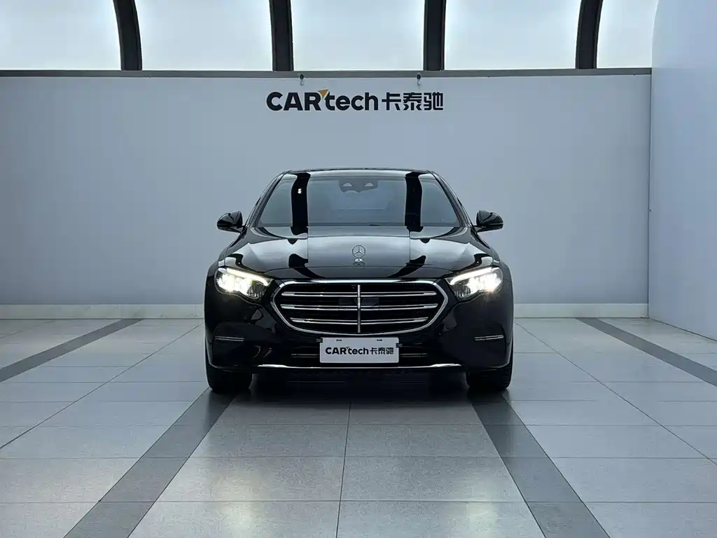 Mercedes-Benz E-Class — миниатюра 2