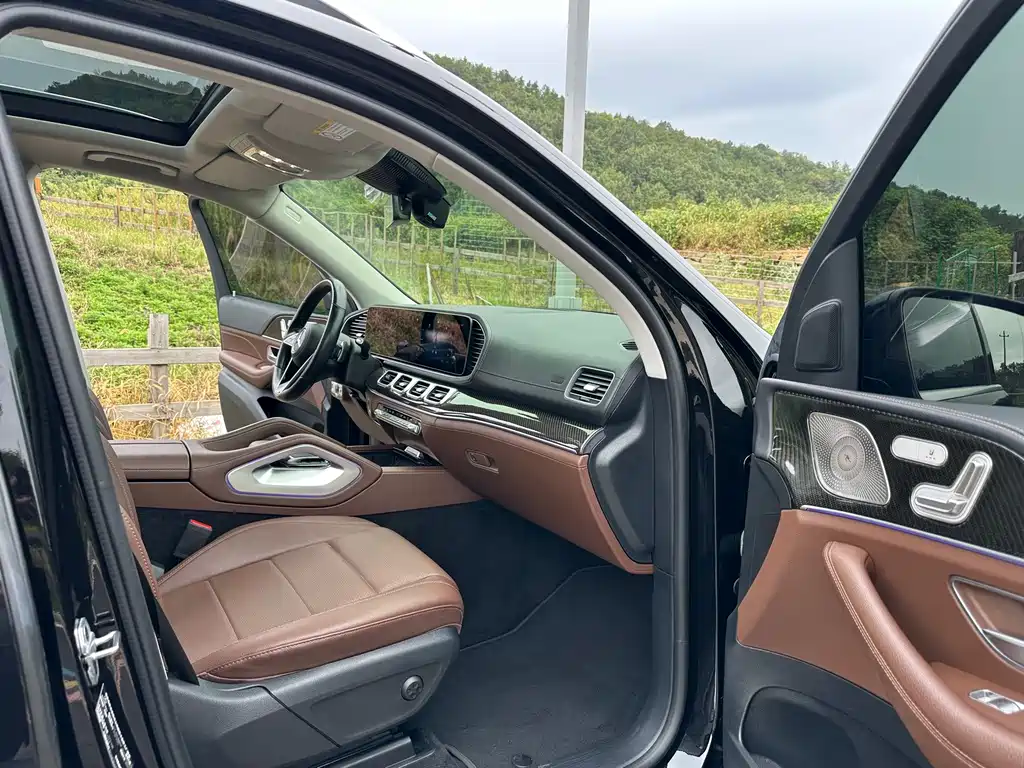 Mercedes-Benz GLE (Import) — миниатюра 8