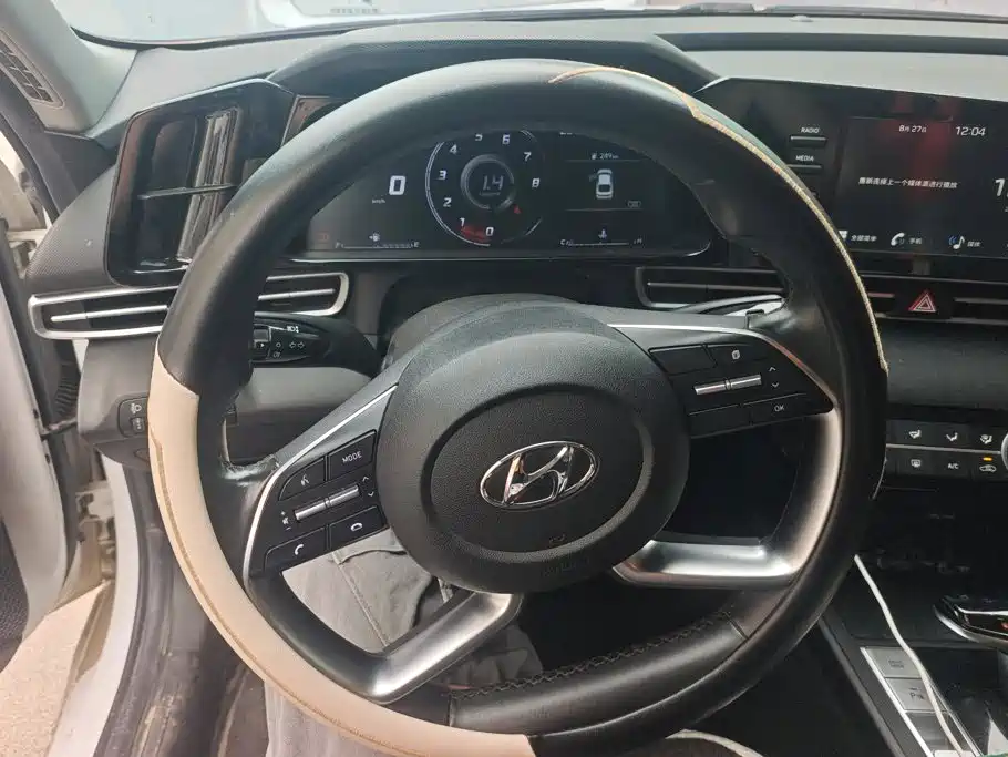 Hyundai Elantra — миниатюра 14