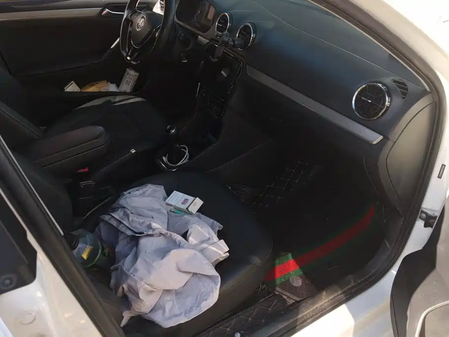 Volkswagen Jetta — миниатюра 8