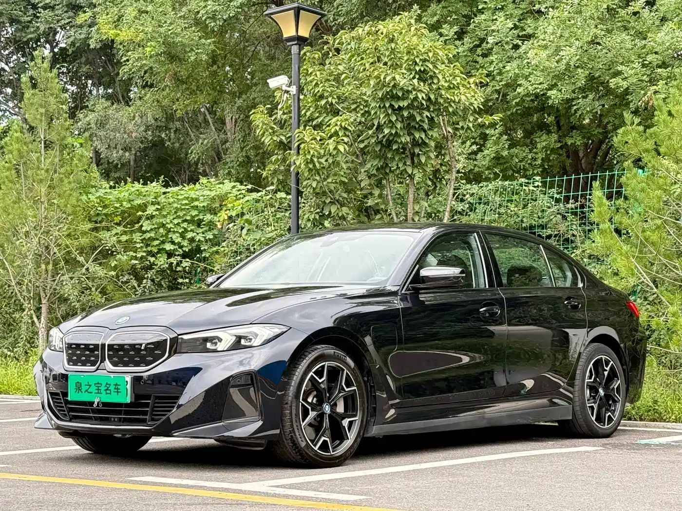 宝马i3 2024款 eDrive 40 L 曜夜套装 2024