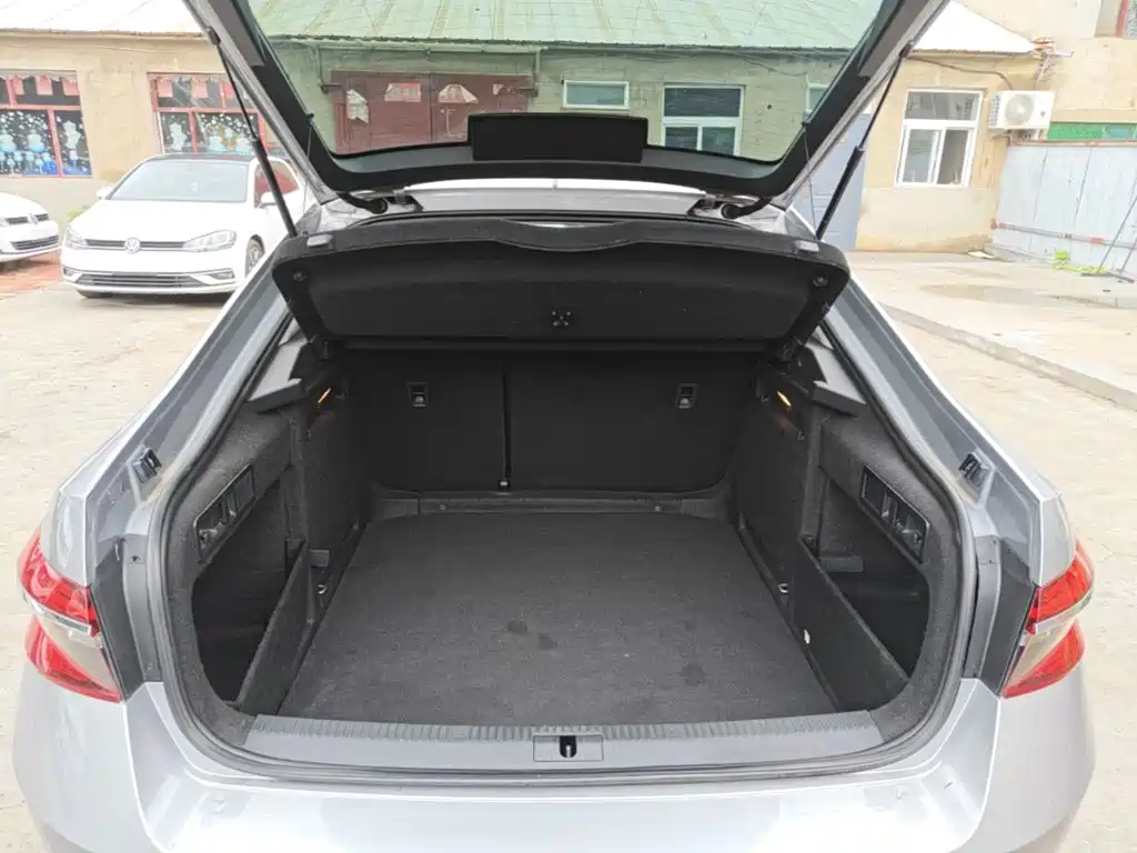 Skoda Superb — миниатюра 19