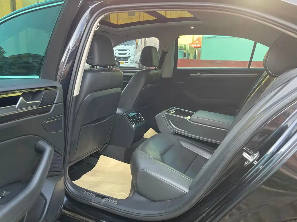 Volkswagen Phideon — миниатюра 10