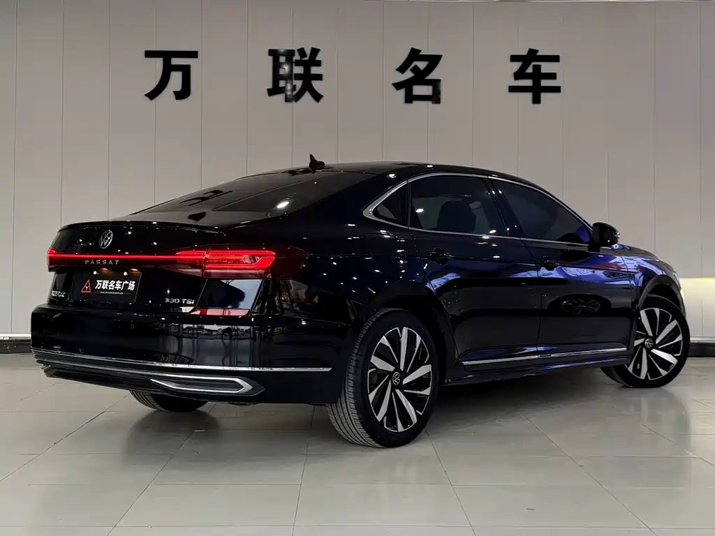 Volkswagen Passat 2022 330TSI Elite