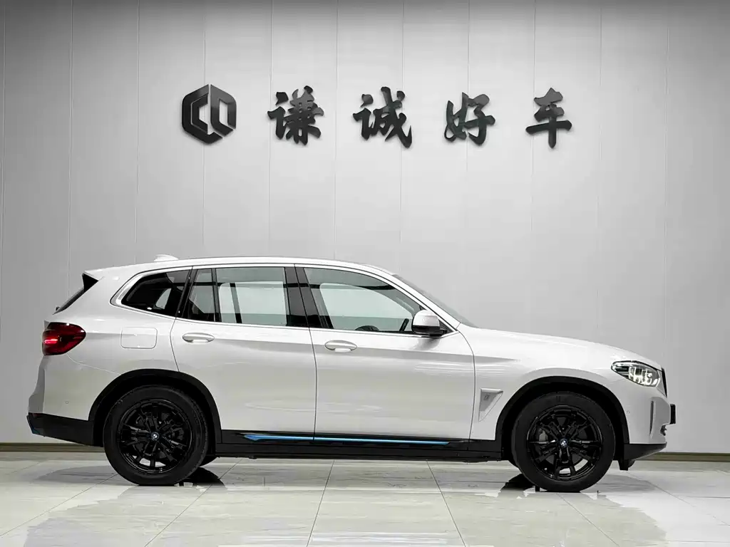 BMW iX3 — миниатюра 5