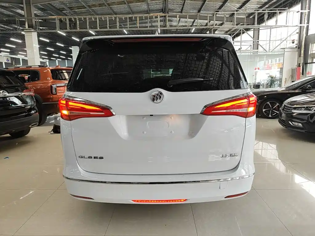 Buick GL8 — миниатюра 6