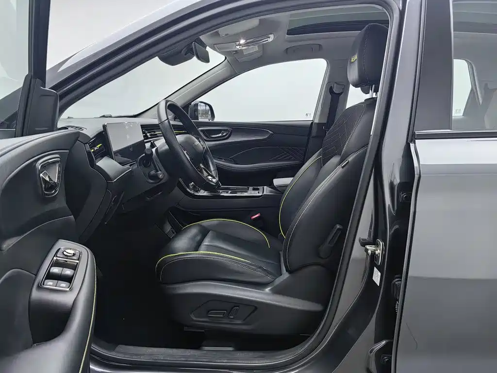 Roewe RX5 — миниатюра 10