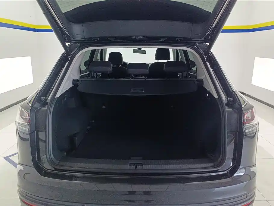 Volkswagen Tayron 2025 300TSI