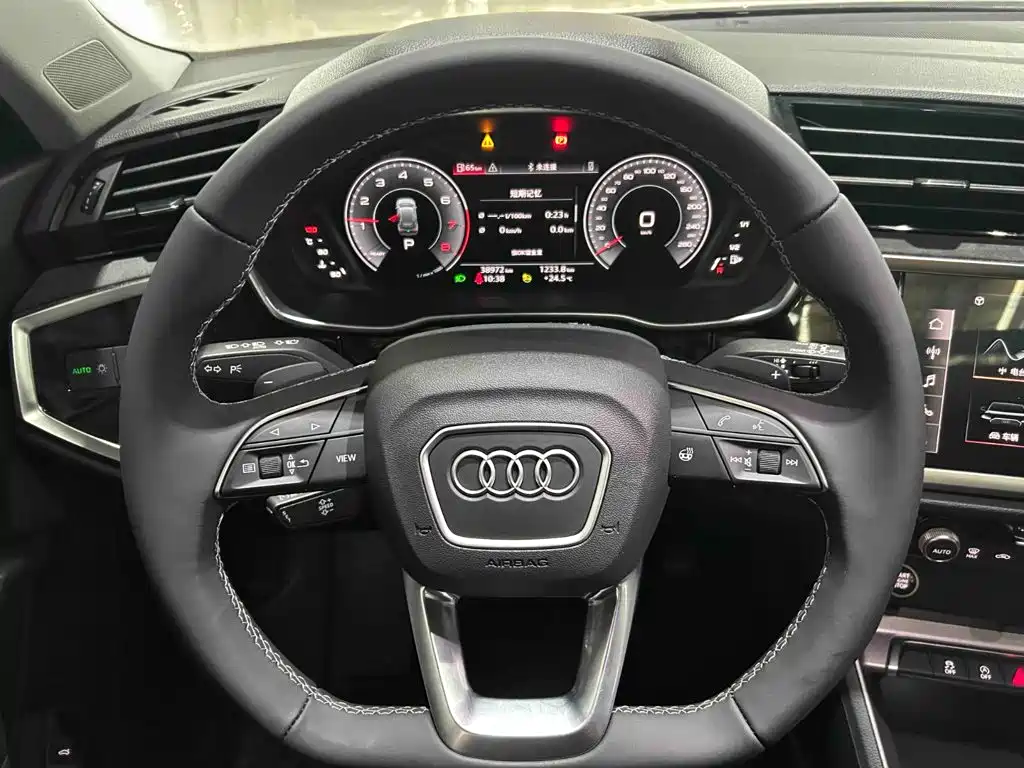 Audi Q3 — миниатюра 10