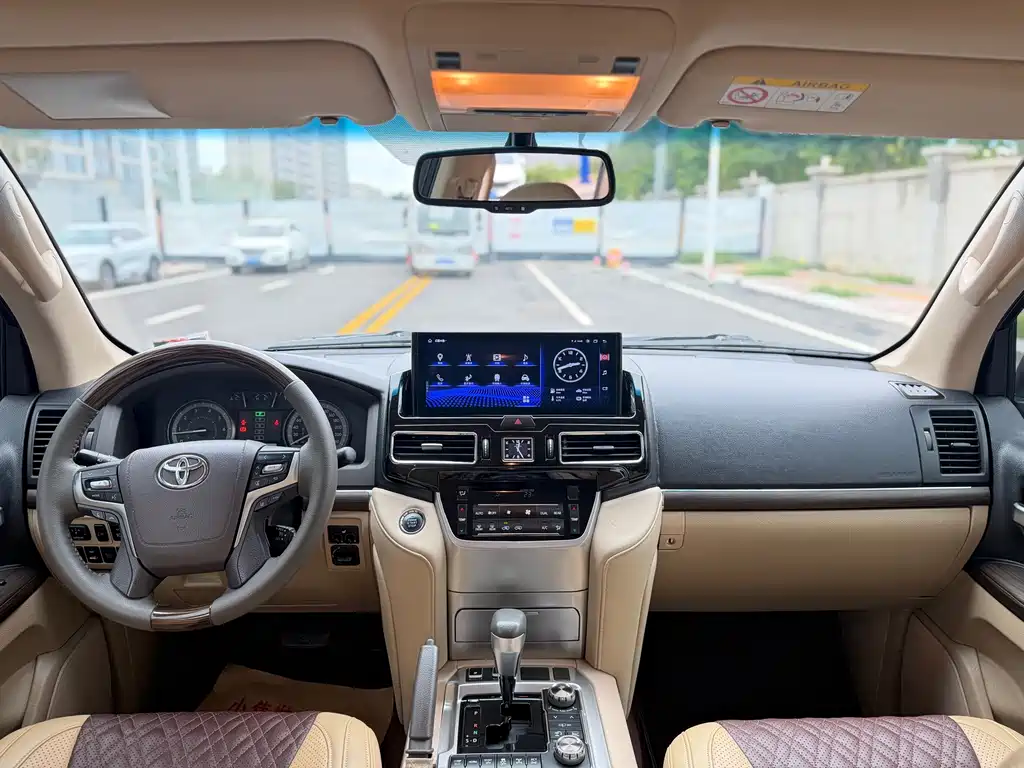 Toyota Land Cruiser — миниатюра 10