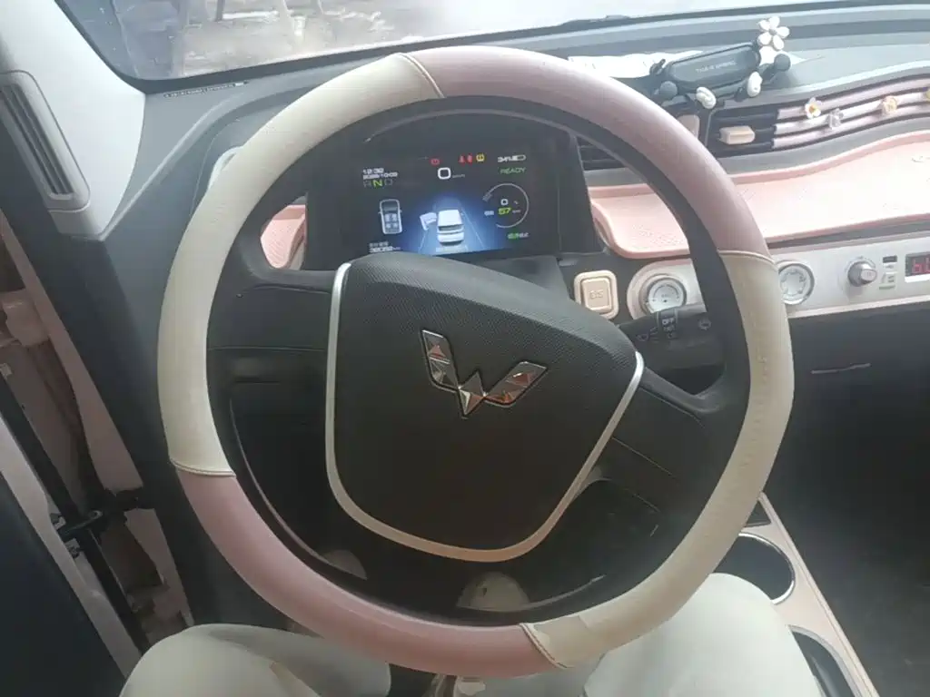 Wuling MINIEV — миниатюра 11