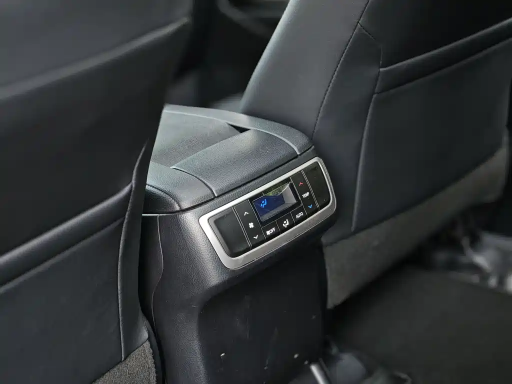 Toyota Highlander — миниатюра 25
