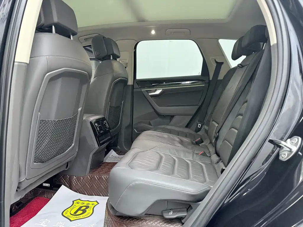 Volkswagen Touareg — миниатюра 8
