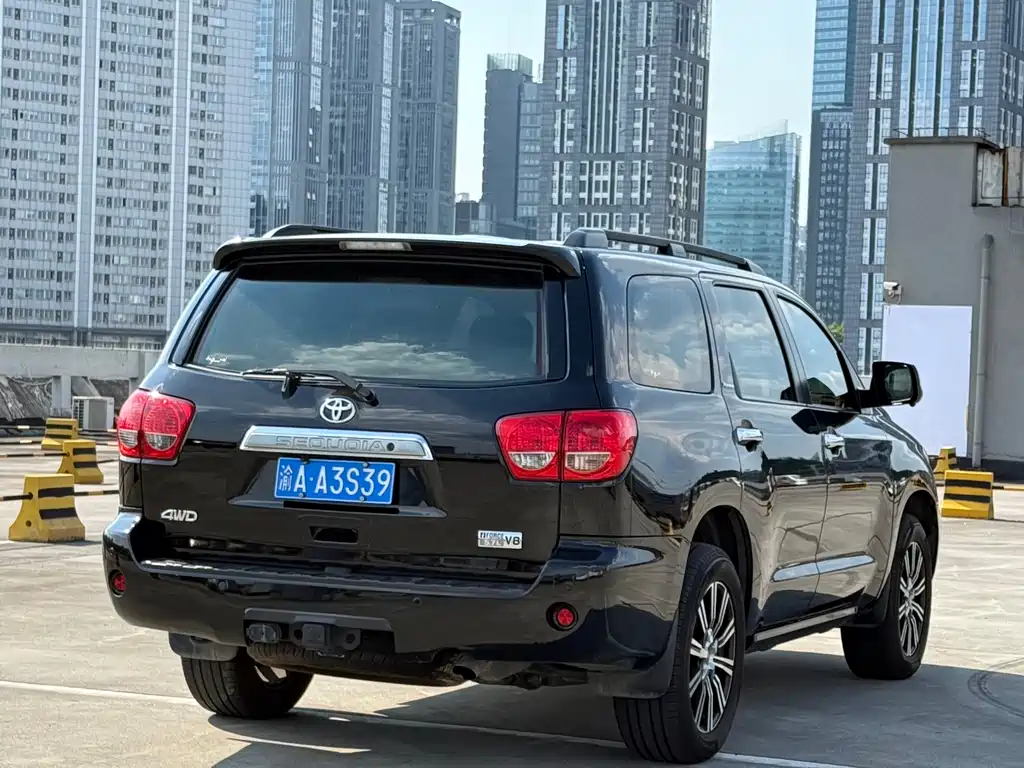 Toyota Sequoia — миниатюра 26