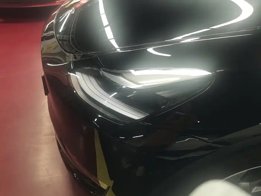 Tesla Model Y — миниатюра 5