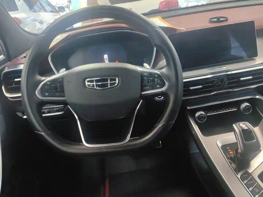 Geely Binyue — миниатюра 15