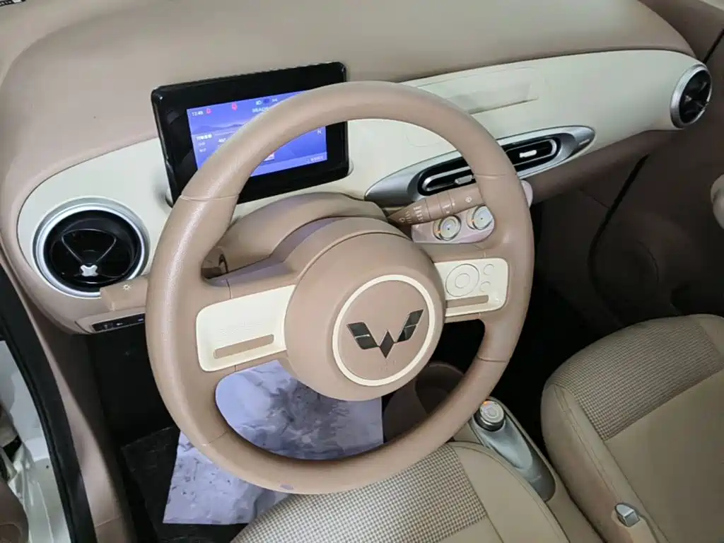 Wuling MINIEV — миниатюра 11
