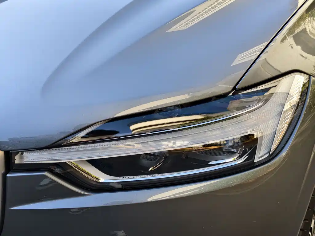 VOLVO XC60 PLUG IN HYBRID