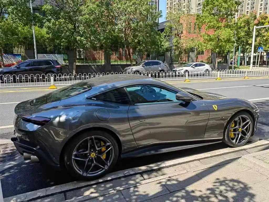 Ferrari Roma 2020 3.9T V8