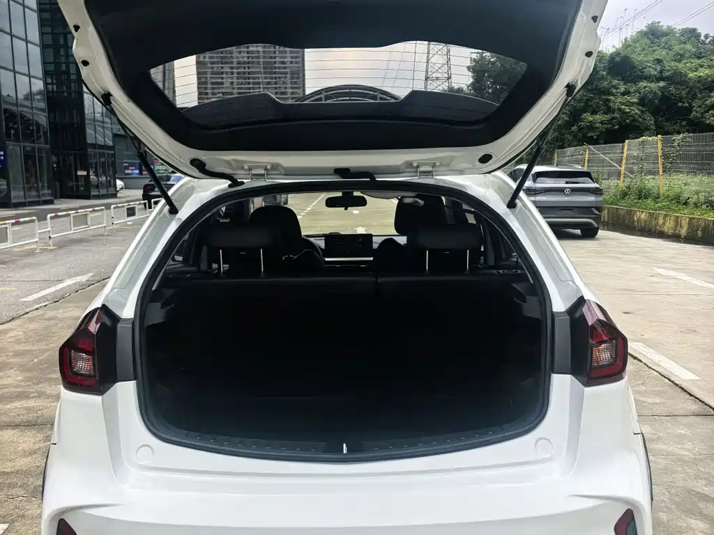 Geely Vision X3 — миниатюра 11