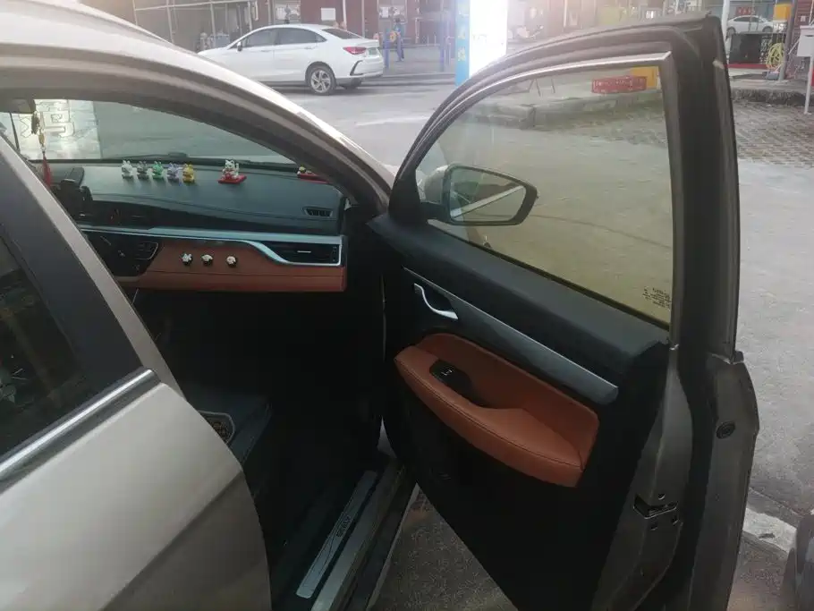 Geely Vision S1 — миниатюра 8