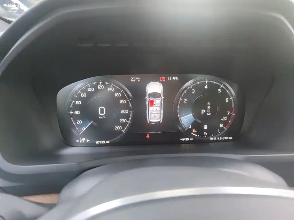 Volvo XC90 — миниатюра 12