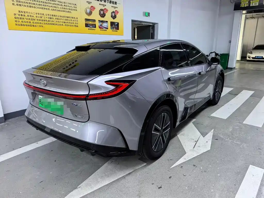 Toyota bZ5 — миниатюра 6