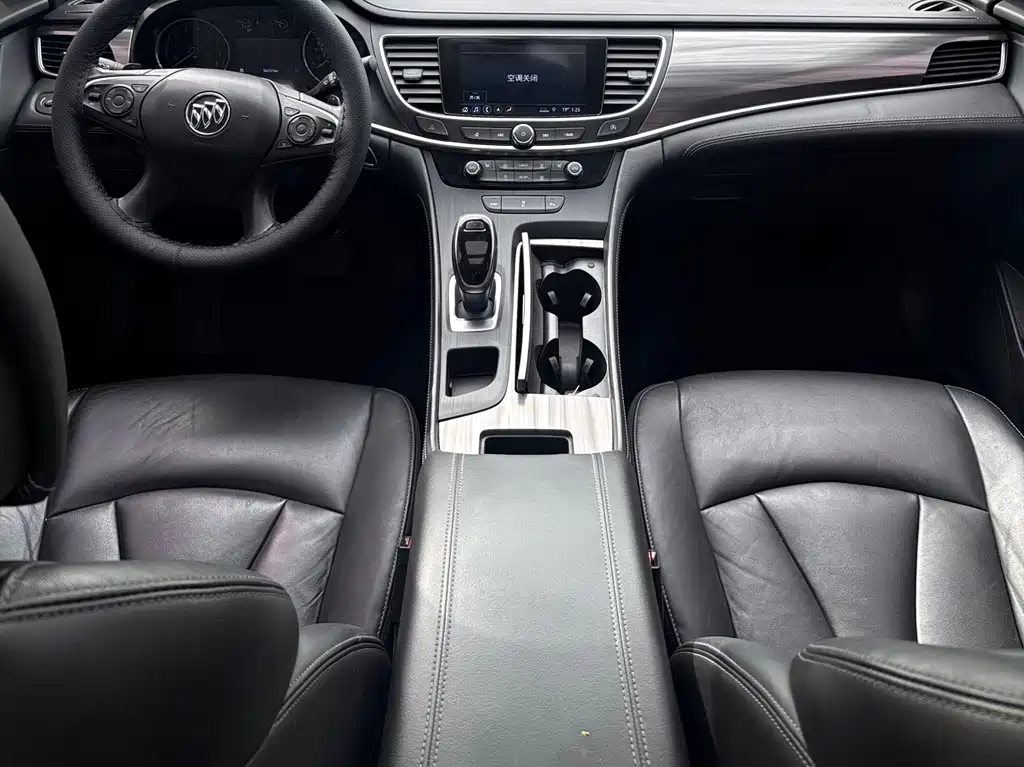 Buick LaCrosse — миниатюра 11