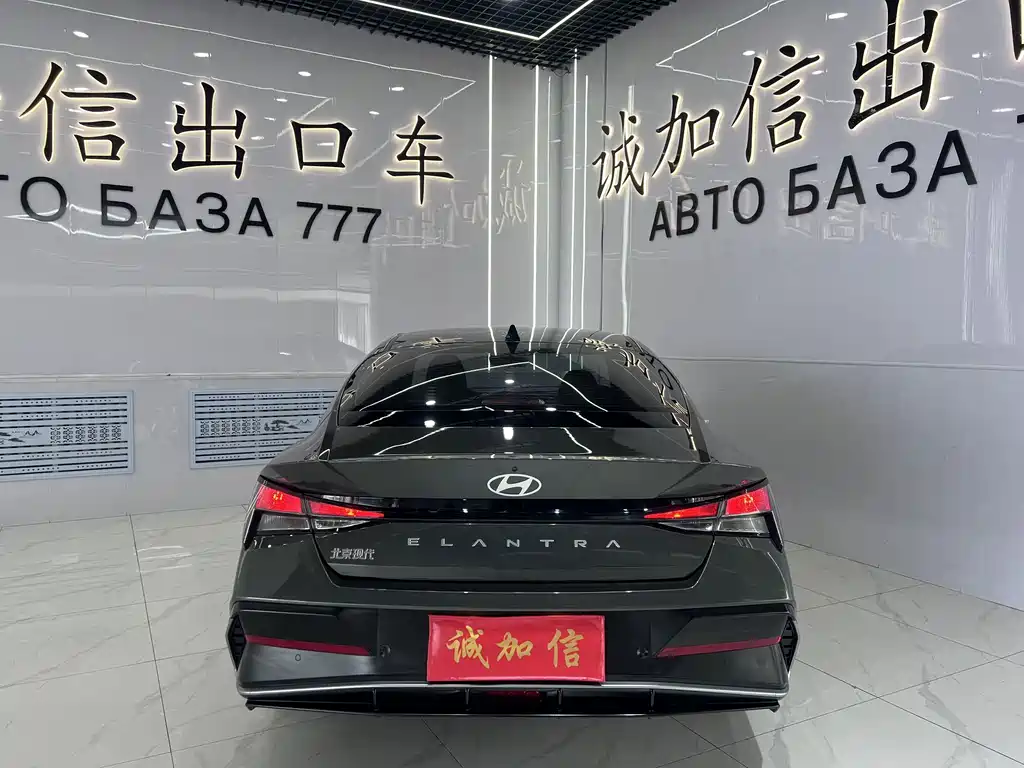 Hyundai Elantra — миниатюра 5