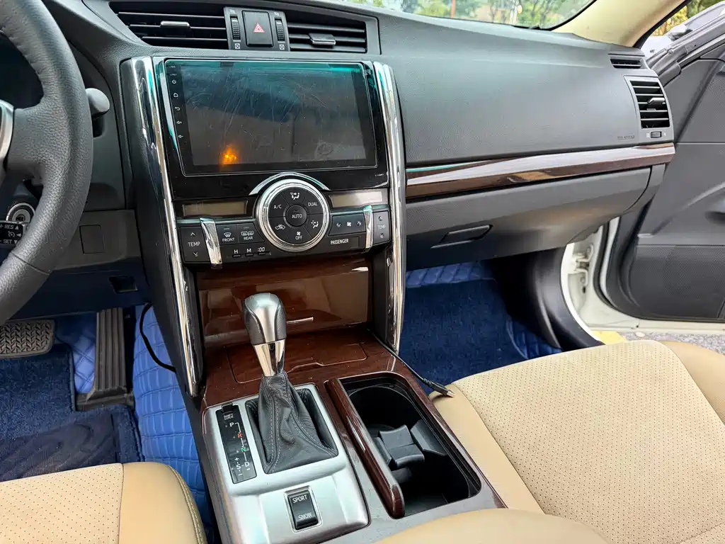 Toyota Reiz 2013 2.5V