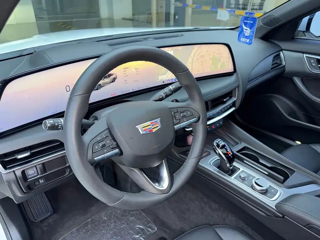 Cadillac CT5 — миниатюра 5