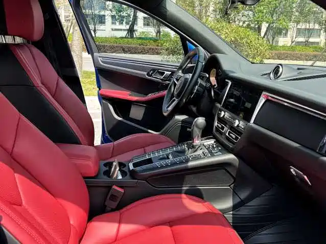 Porsche Macan — миниатюра 7
