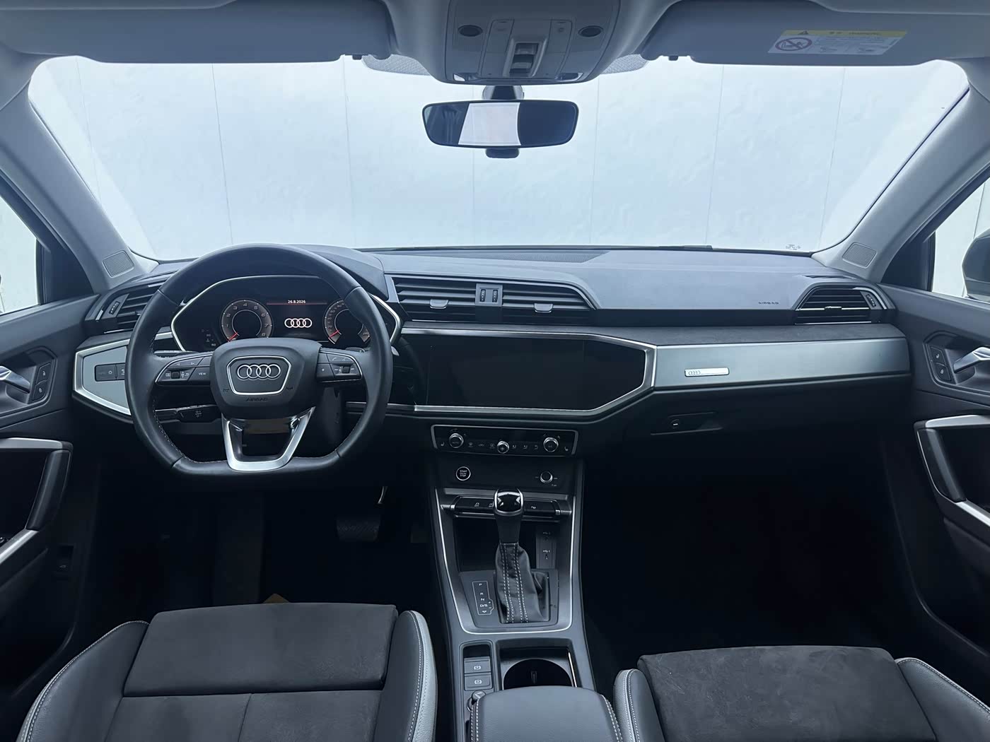 Audi Q3 1.4 л 2022 г. Чёрный, пробег 24000 км