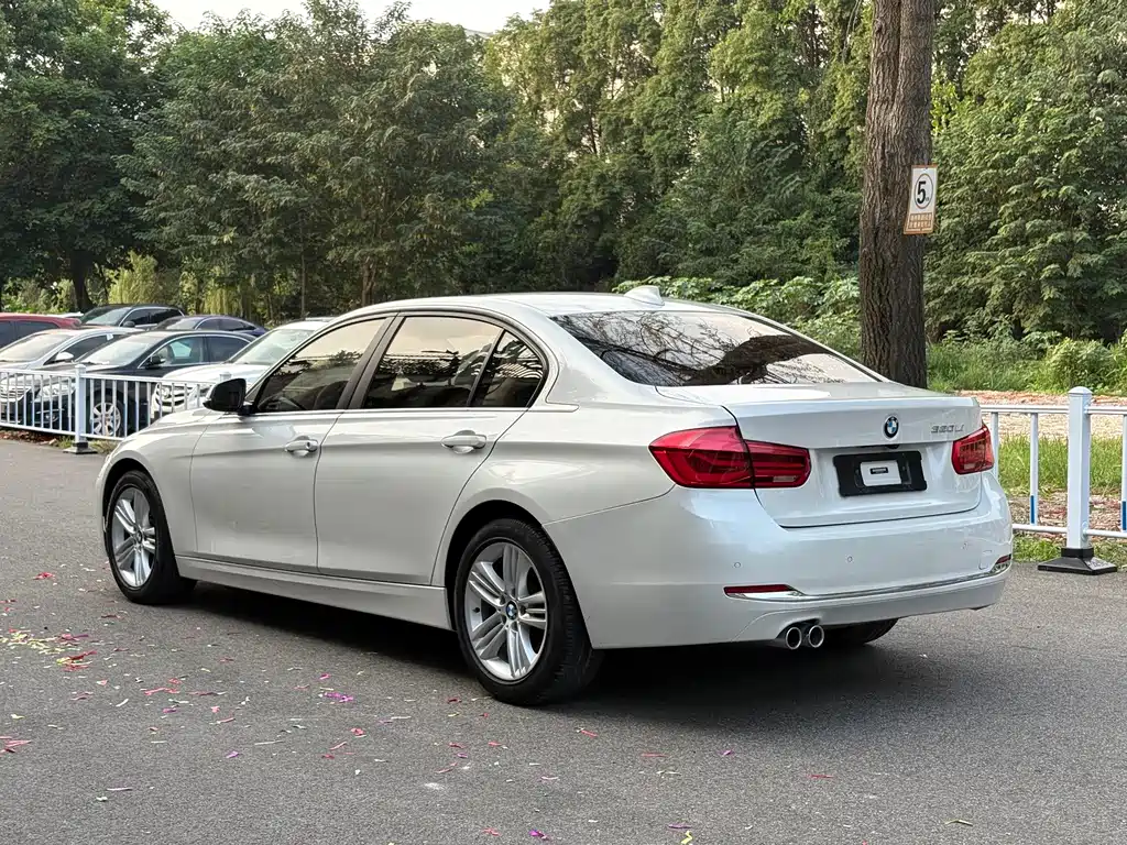 BMW 3 Series — миниатюра 4