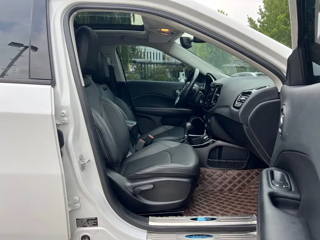 Jeep Compass — миниатюра 20