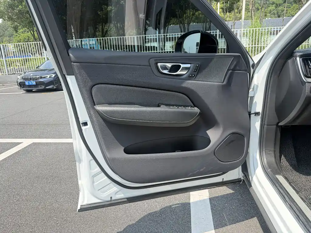 Volvo XC60 — миниатюра 15