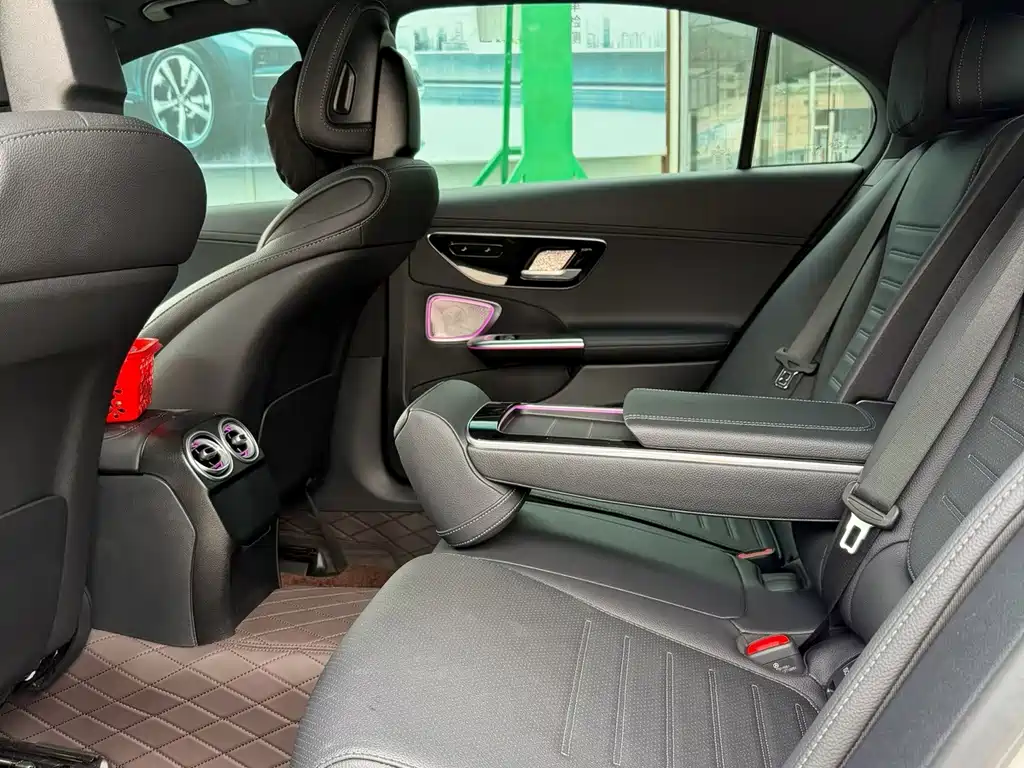 Mercedes-Benz C-Class — миниатюра 5