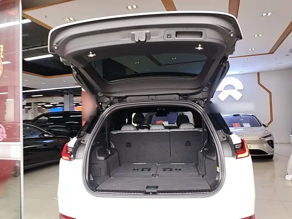 NIO ES8 — миниатюра 19
