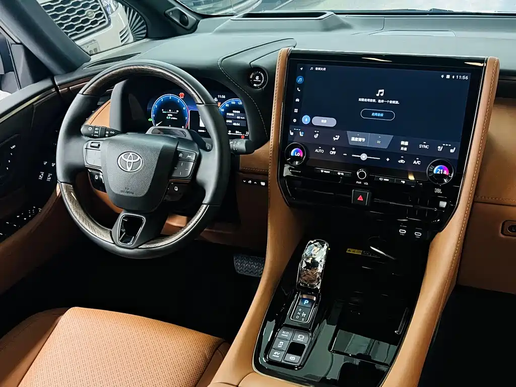 Toyota Alphard — миниатюра 6