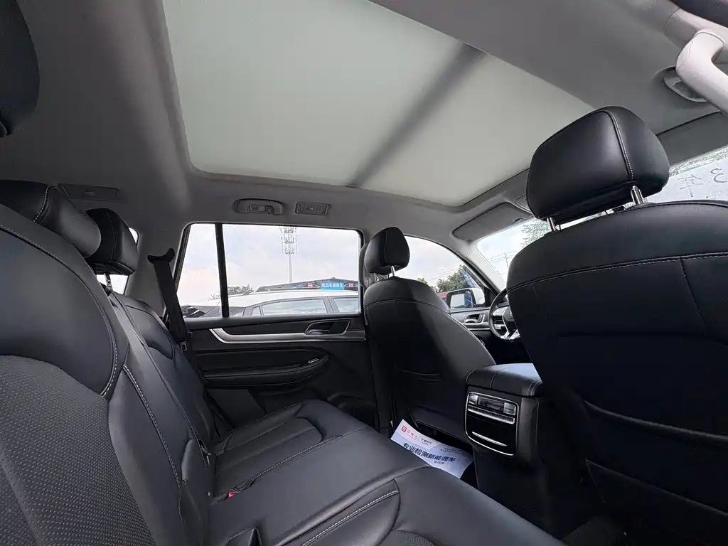Roewe RX8 — миниатюра 11
