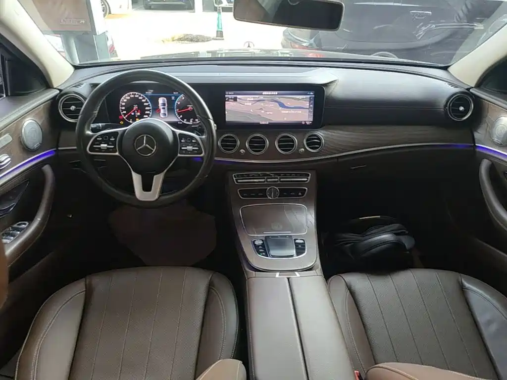 Mercedes-Benz E-Class — миниатюра 10
