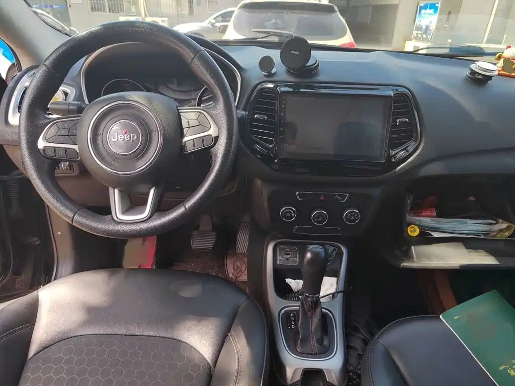 Jeep Compass — миниатюра 13