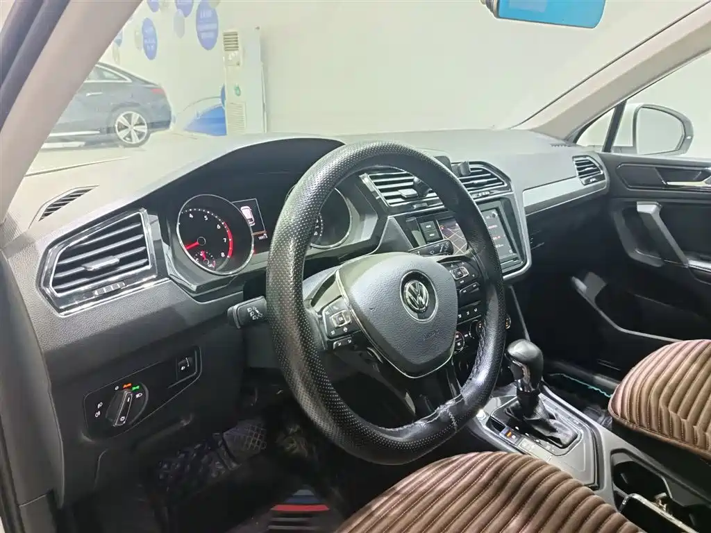 Volkswagen Tiguan L — миниатюра 7