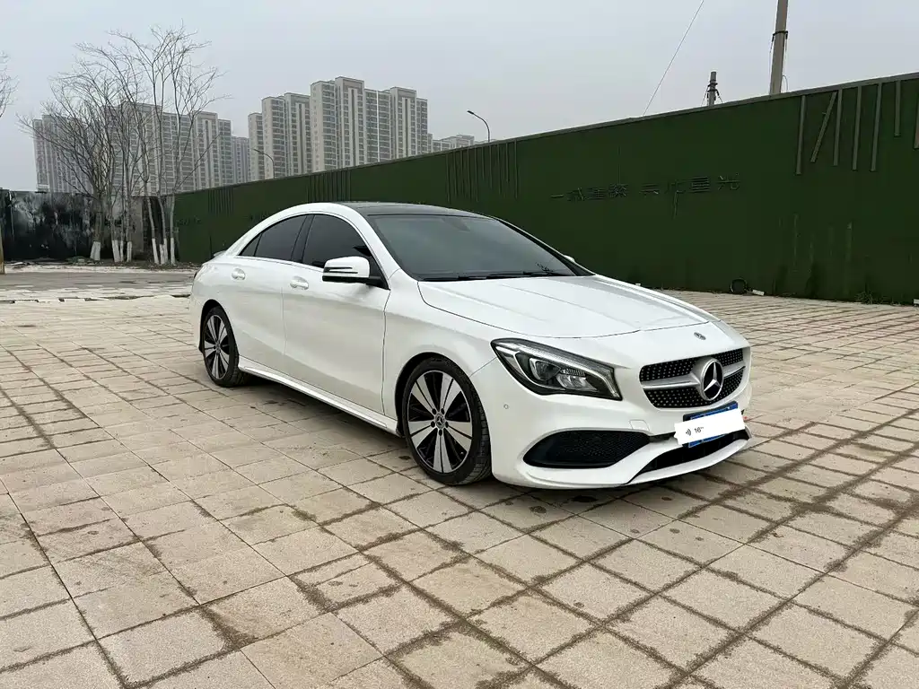 MERCEDES-BENZ CLA