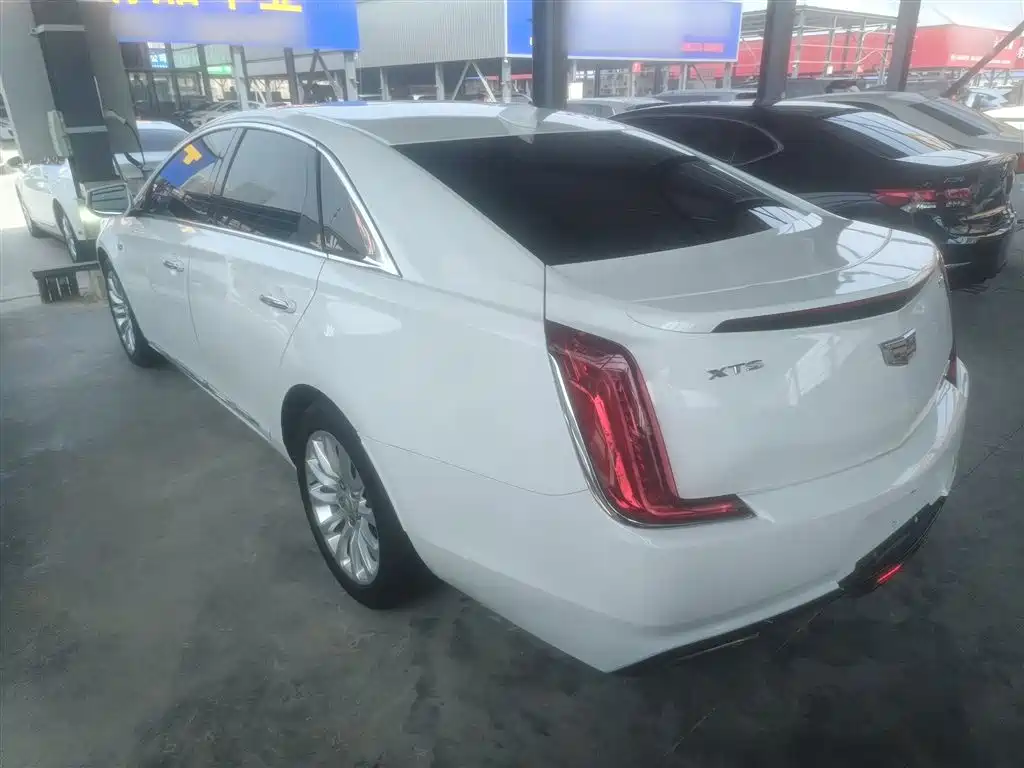 Cadillac XTS 2018 28T