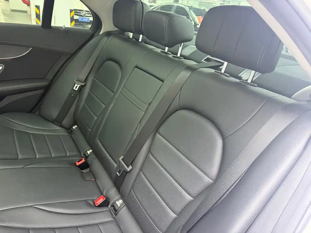 Mercedes-Benz C-Class — миниатюра 13