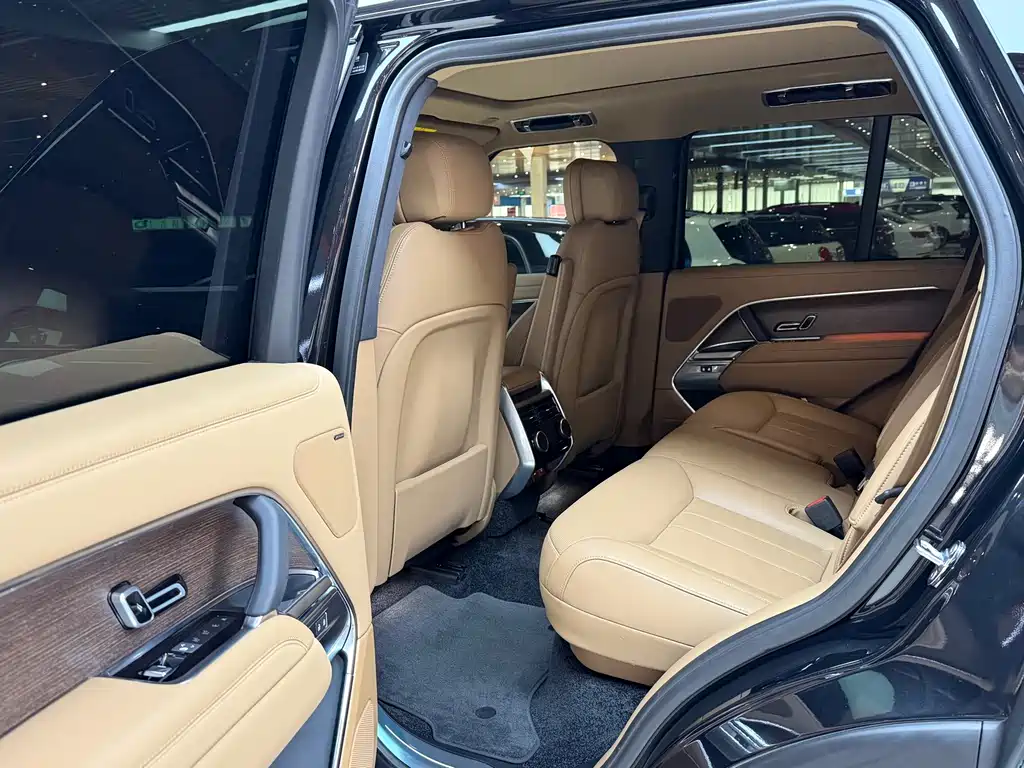 Land Rover Range Rover — миниатюра 9